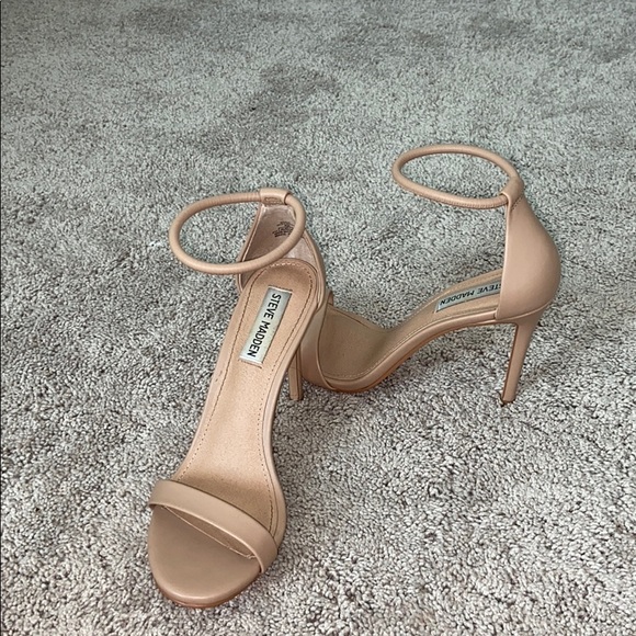 Steve Madden Shoes - Steve Madden skye ankle strap heels